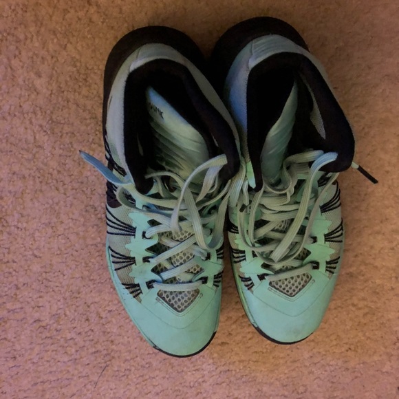 Nike Hyperdunks - Picture 5 of 5